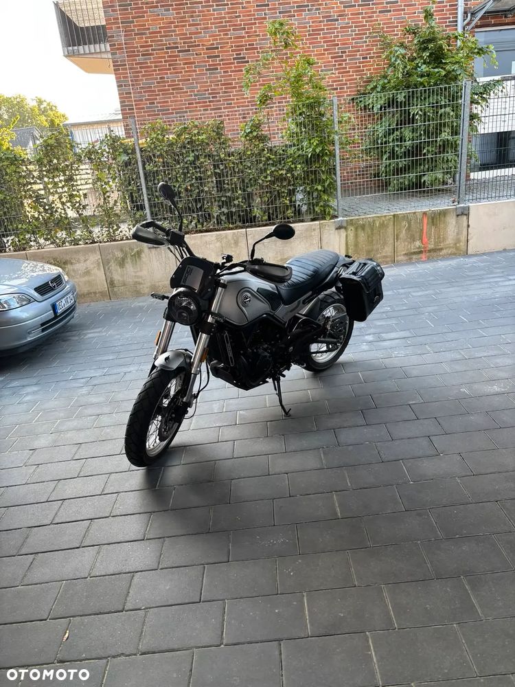 Benelli Leoncino Trail - 35
