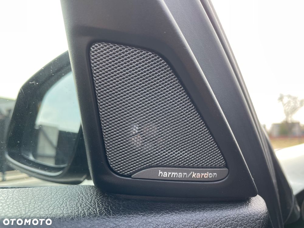 BMW Seria 5 528i xDrive Luxury Line - 17