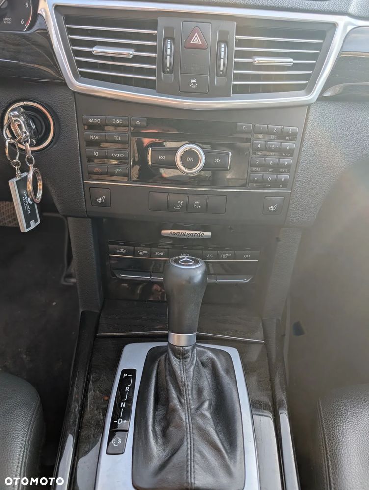 Mercedes-Benz Klasa E 220 CDI BlueEff Avantgarde - 11