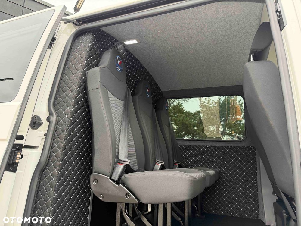 Volkswagen Transporter - 16