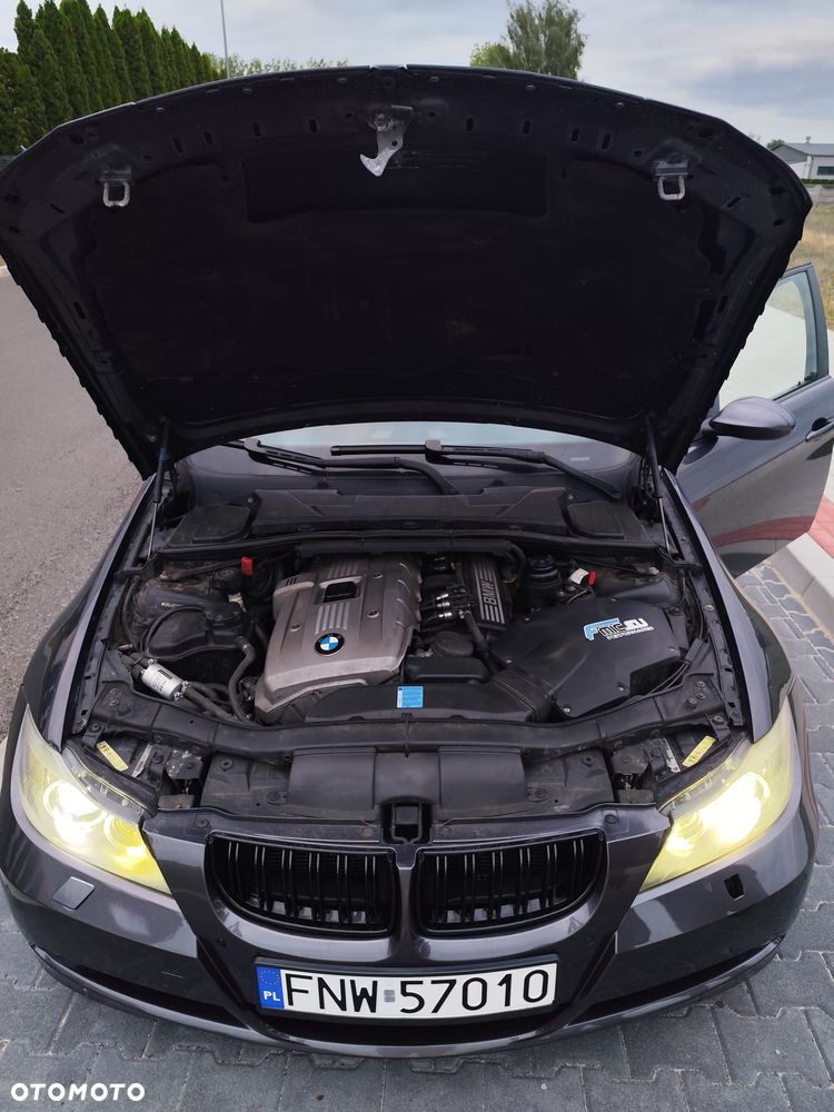 BMW Seria 3 325i - 16