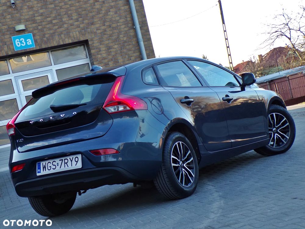 Volvo V40 D2 Momentum - 4