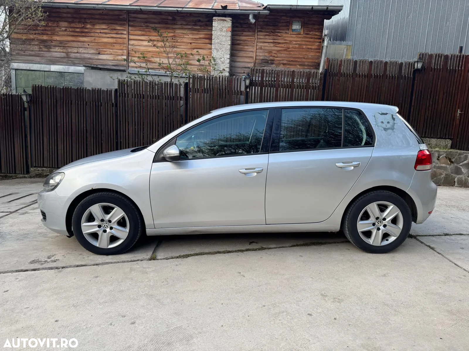 Volkswagen Golf - 2