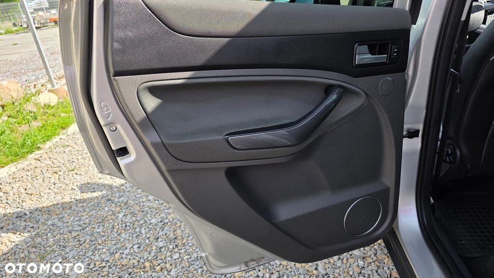 Ford Kuga 2.0 TDCi 2x4 Titanium - 15