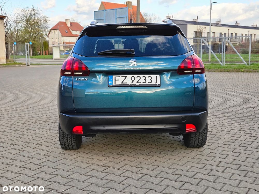 Peugeot 2008 1.2 Pure Tech Style S&S - 35