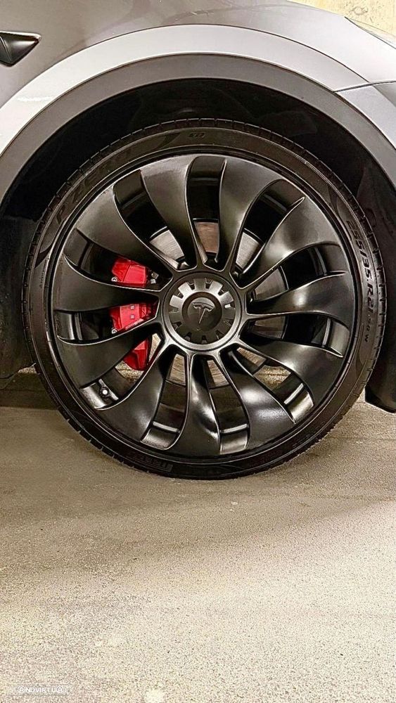 Tesla Model Y Performance Tração Integral - 22