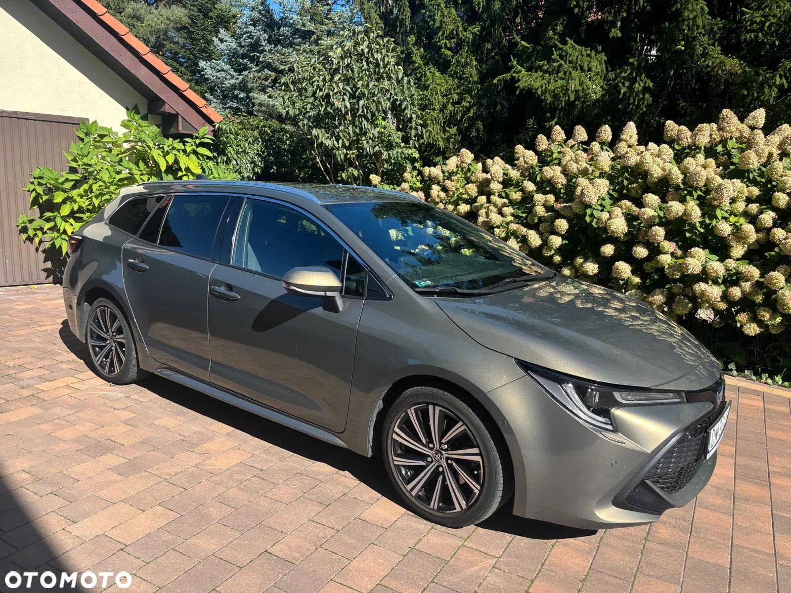 Toyota Corolla 2.0 Hybrid Comfort - 1