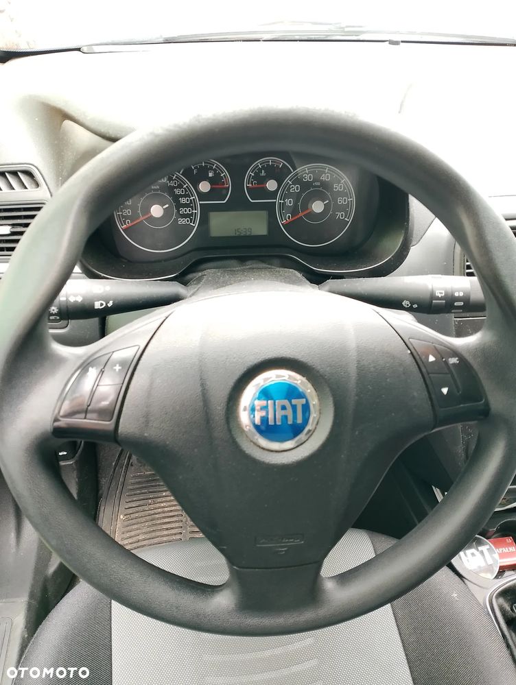 Fiat Grande Punto - 10