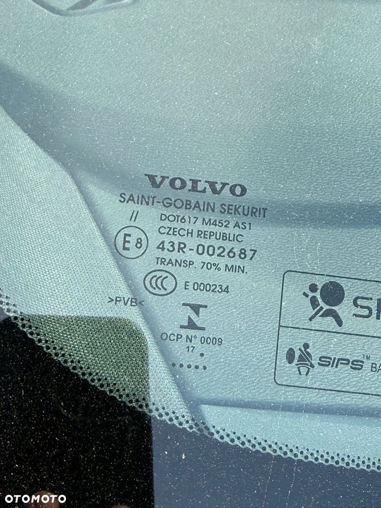 Volvo XC 60 D4 AWD R-Design - 33