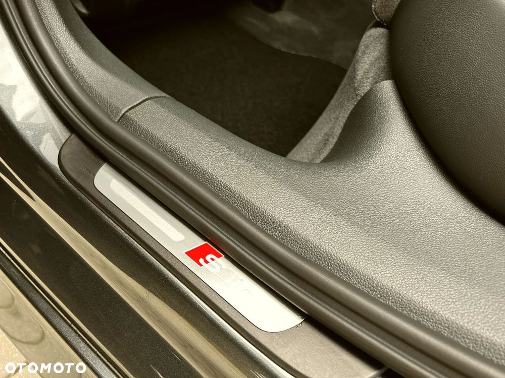 Audi A6 Avant 2.0 TDI Ultra S tronic - 37