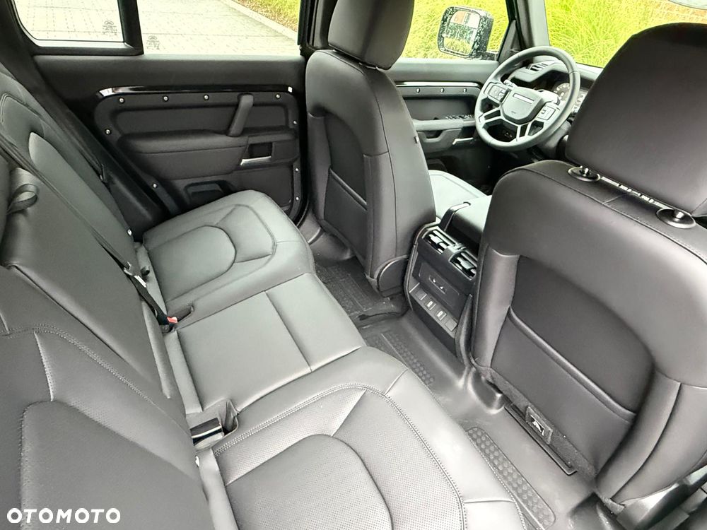 Land Rover Defender 3.0 D250 mHEV X-Dynamic SE - 13