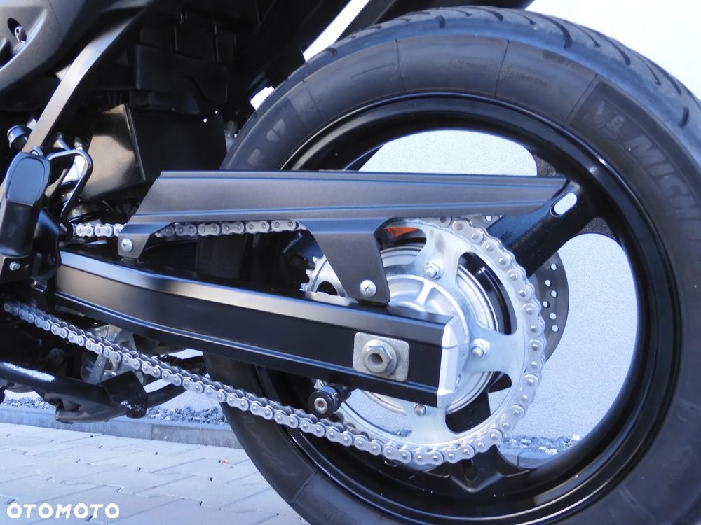 Suzuki V-STROM - 32