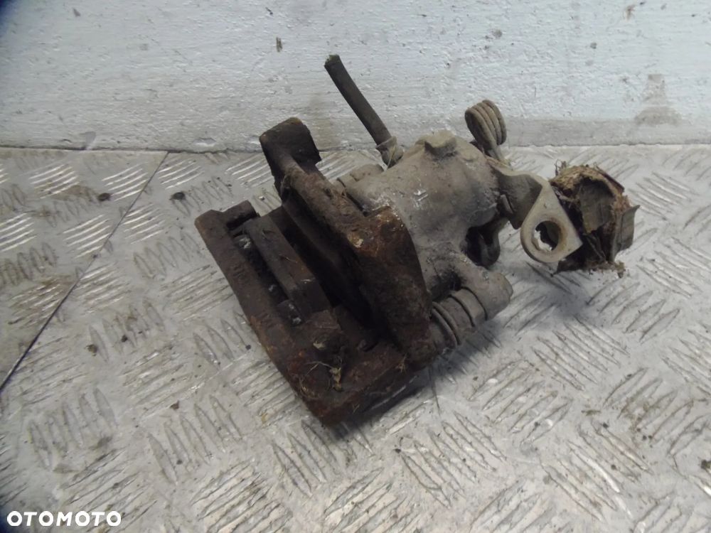 ZAFIRA A 2.0 DTI ZACISK PRAWY TYŁ - 2