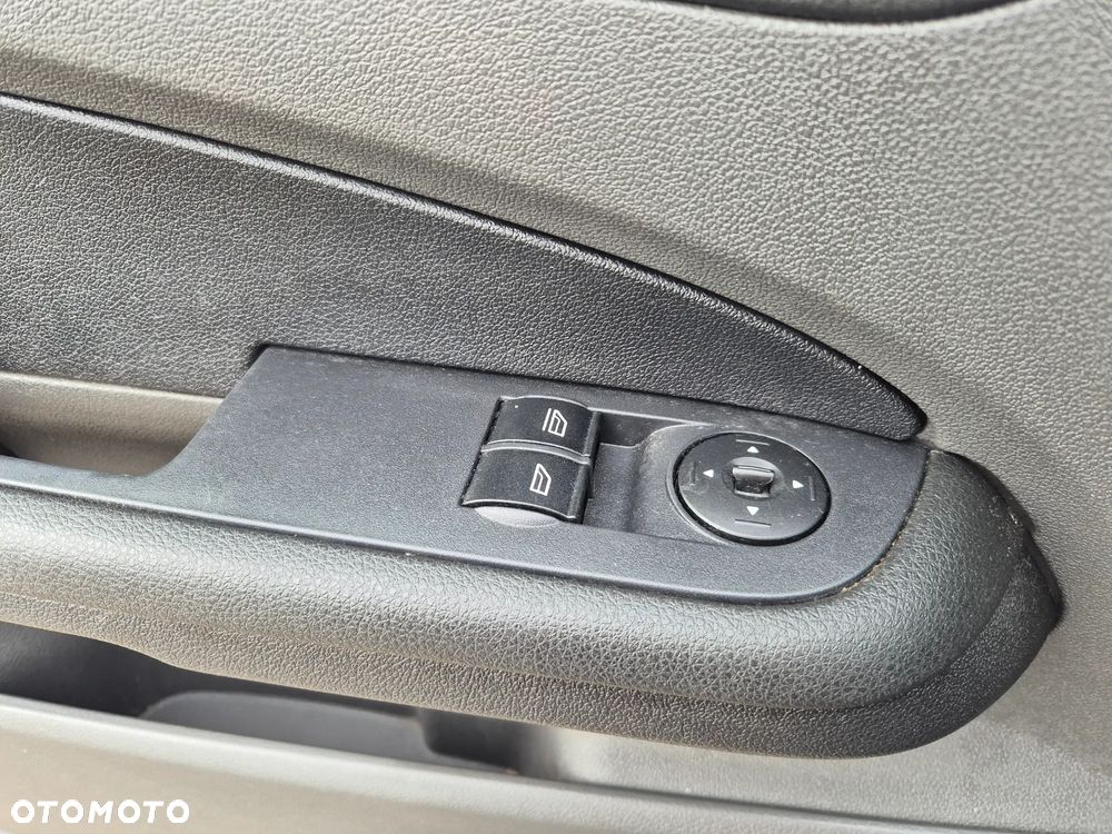 Ford Focus 1.6 16V Ambiente - 9