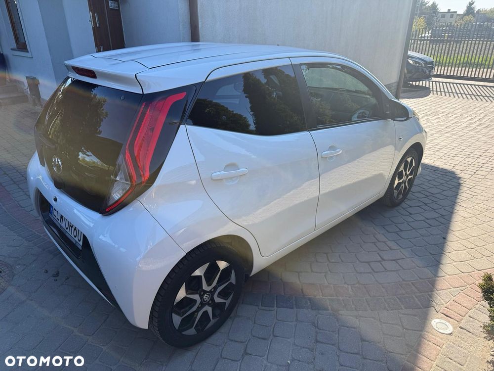 Toyota Aygo x-play connect - 21