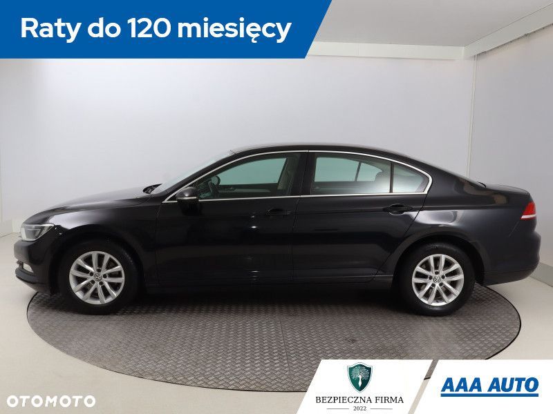 Volkswagen Passat - 4