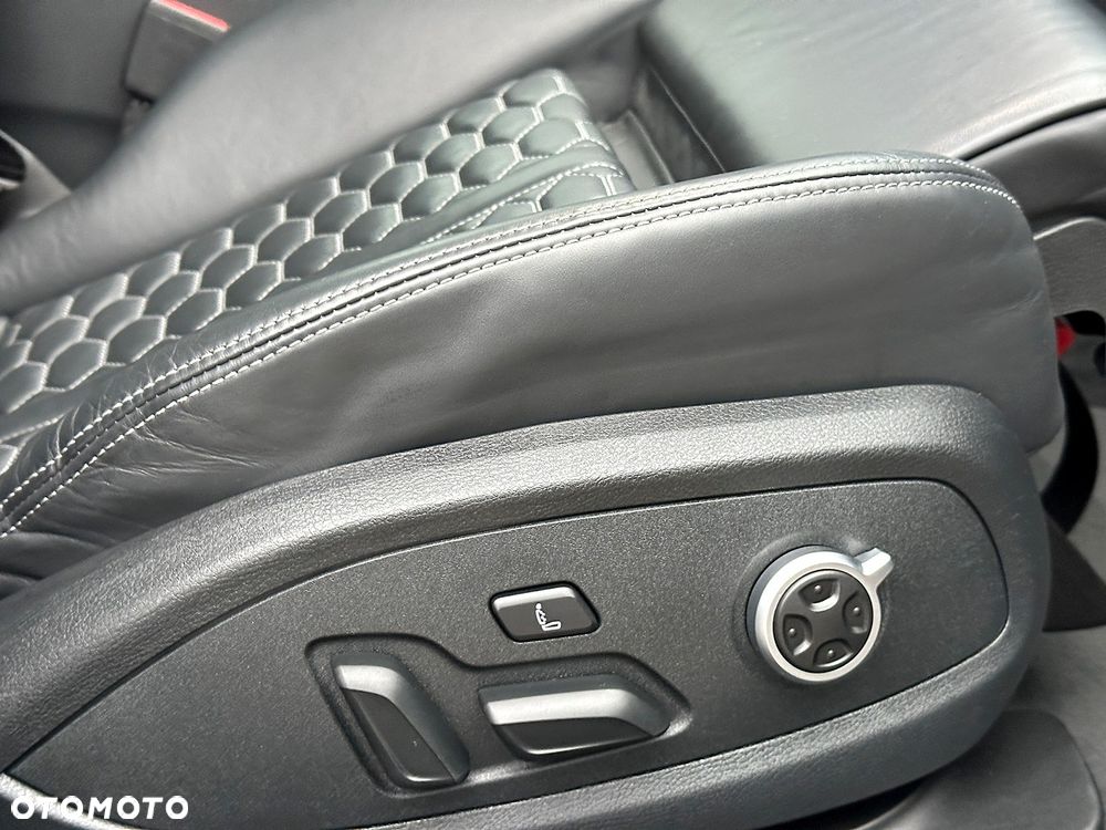 Audi RS4 Limousine - 22