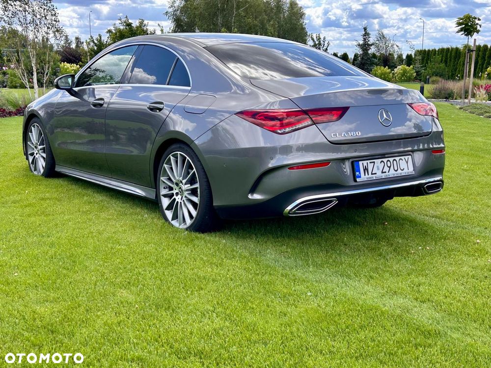 Mercedes-Benz CLA 180 7G-DCT - 3