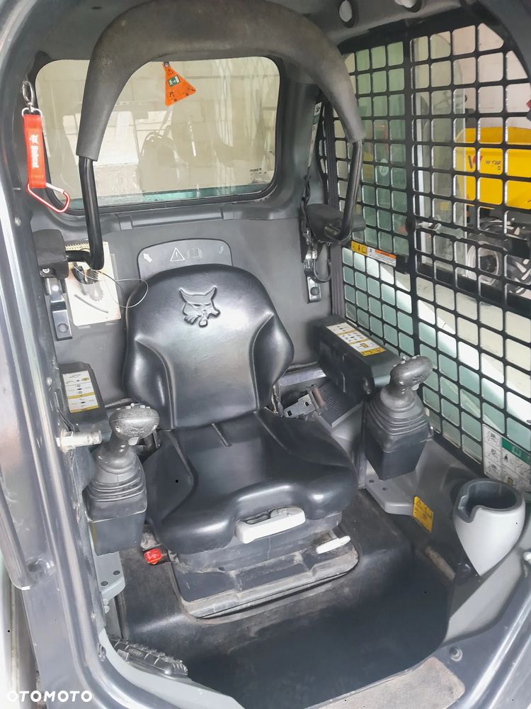 Bobcat T450 - 11