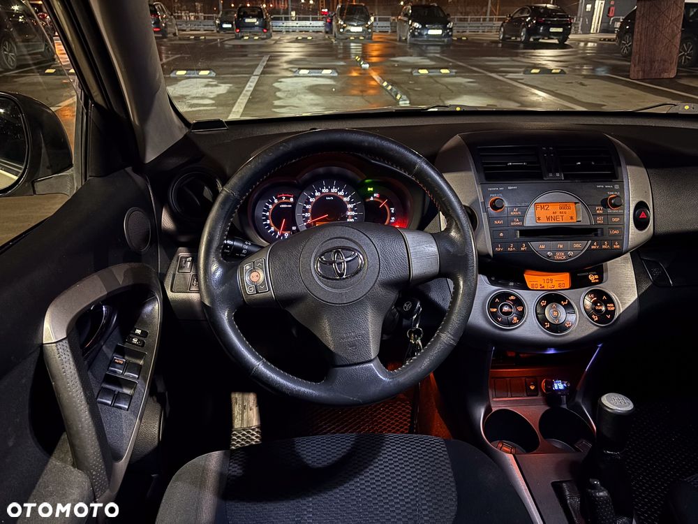 Toyota RAV4 2.0 VVT-i Sol - 8