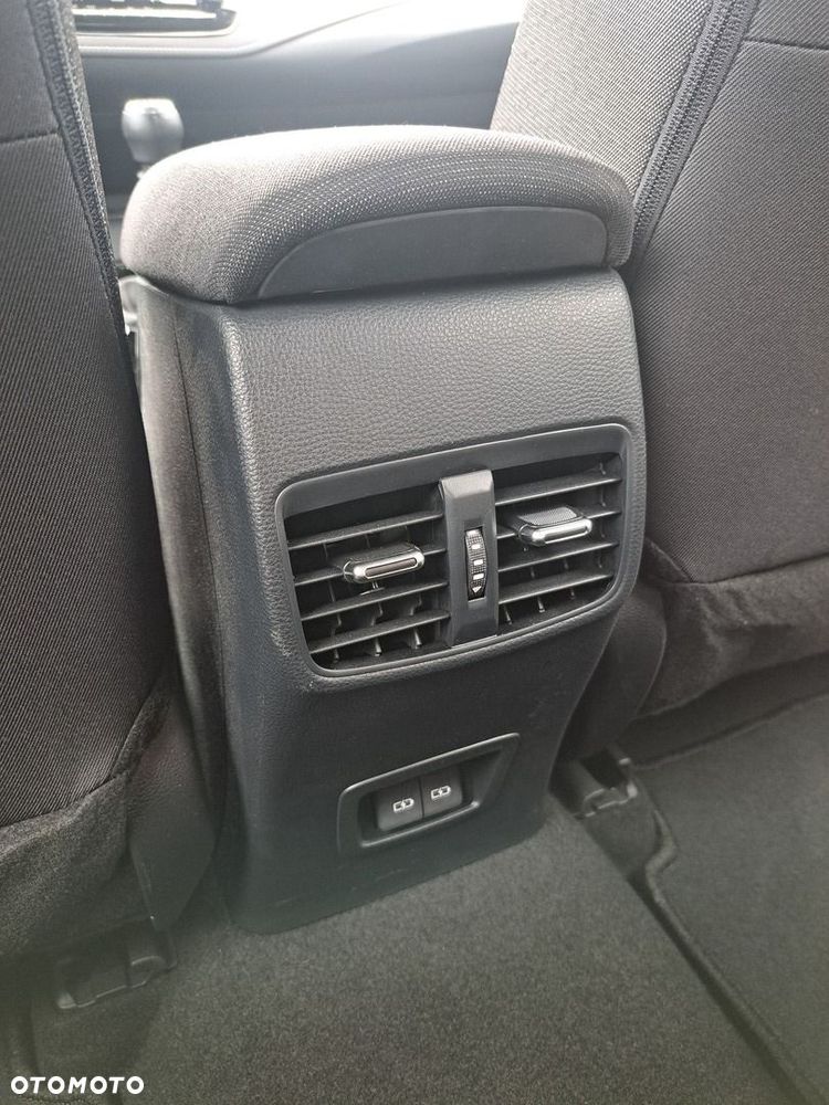 Toyota Corolla - 23