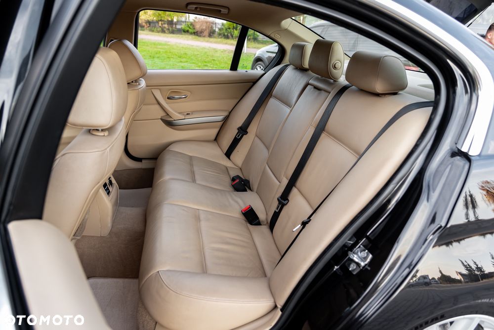 BMW Seria 3 325i - 20