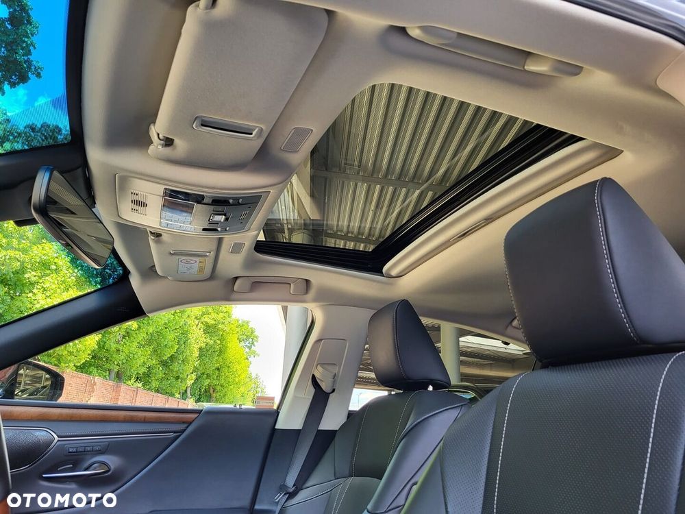 Lexus ES - 9