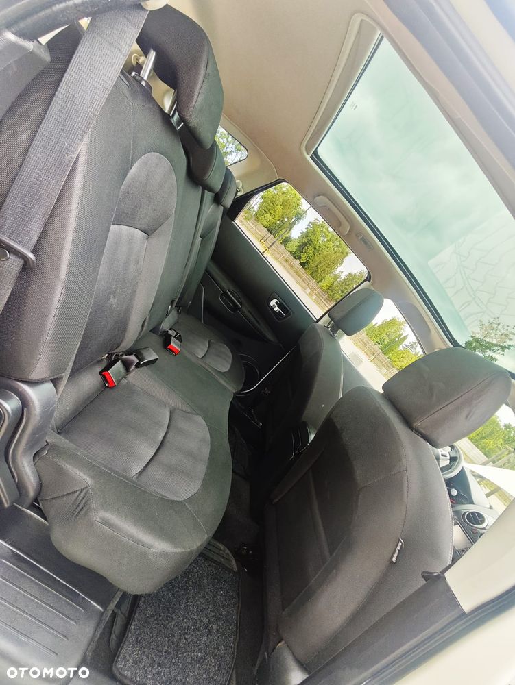 Nissan Qashqai+2 - 21