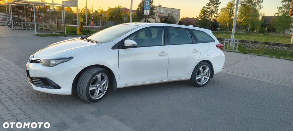 Toyota Auris 1.6 Active - 4