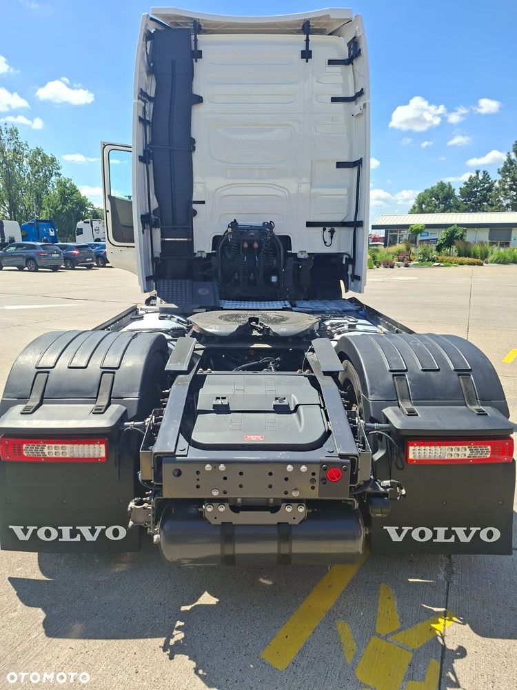 Volvo FH 460 GLOBETROTTER XL I-SAVE + ADR - 6