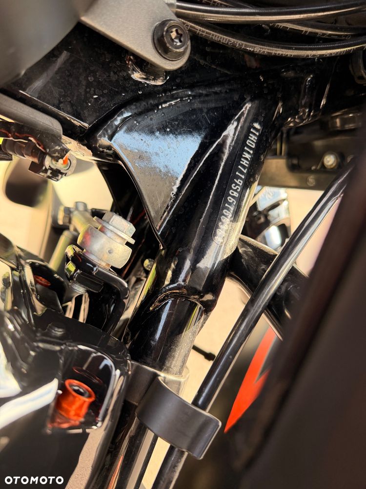 Harley-Davidson Touring Road Glide - 16