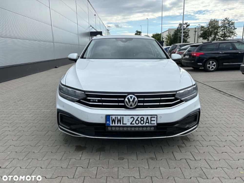 Volkswagen Passat - 2