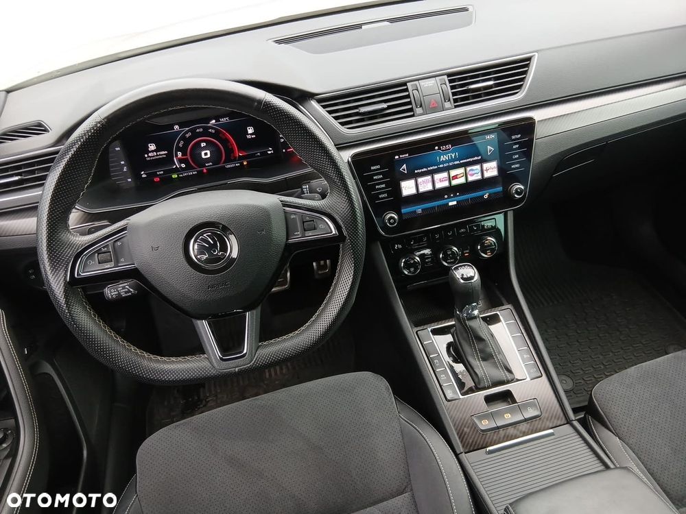 Skoda Superb 2.0 TDI SCR 4x4 Sportline DSG - 12