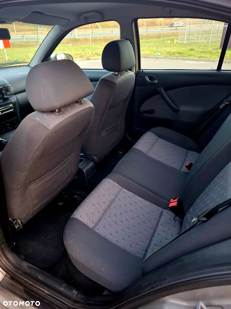 Skoda Octavia 1.6 Tour - 25