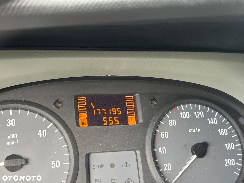 Opel Vivaro - 12