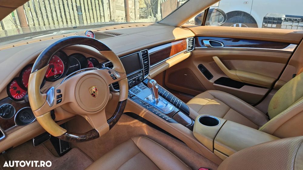 Porsche Panamera - 9