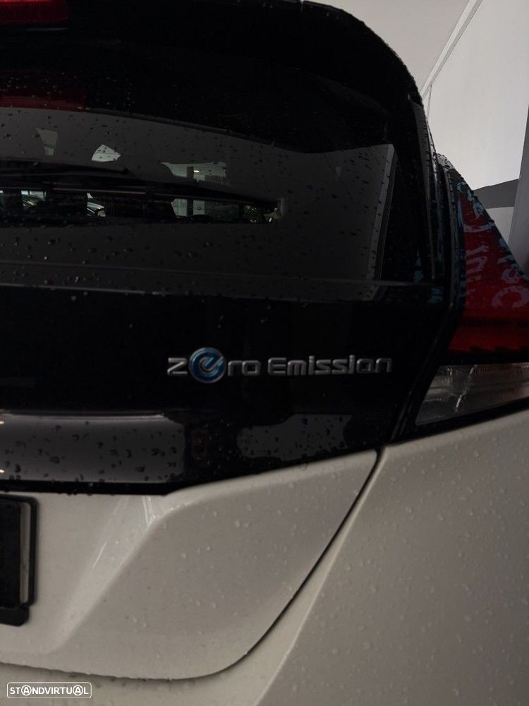 Nissan Leaf Tekna ProPilot Park - 13