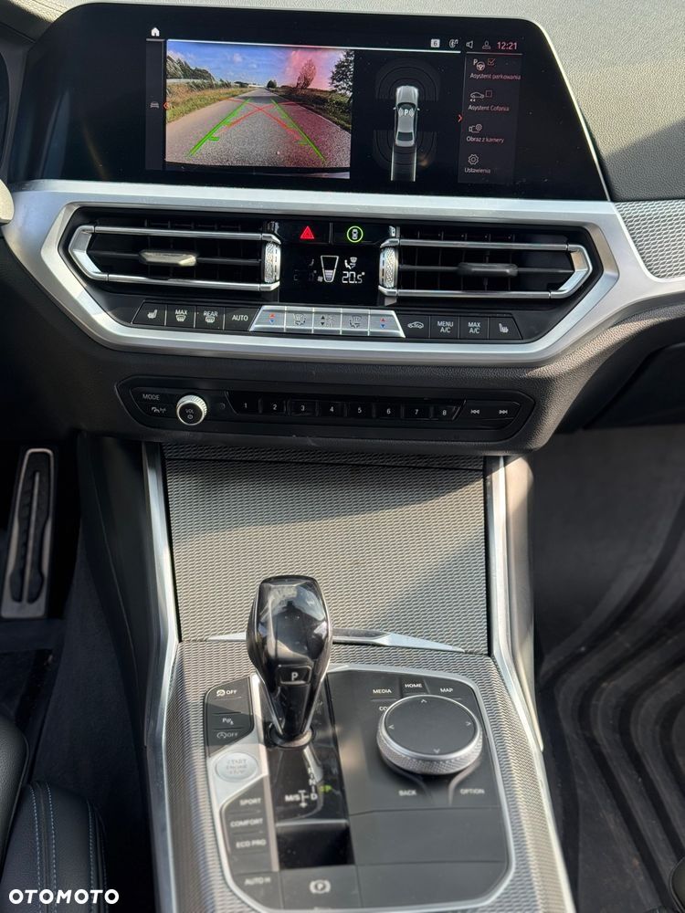 BMW Seria 3 330i M Sport - 35