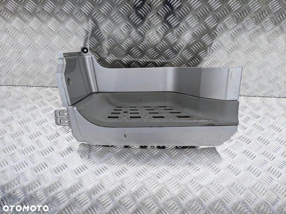 STOPIEŃ DOLNY LEWY OBUDOWA DAF CF EURO 6 - 1