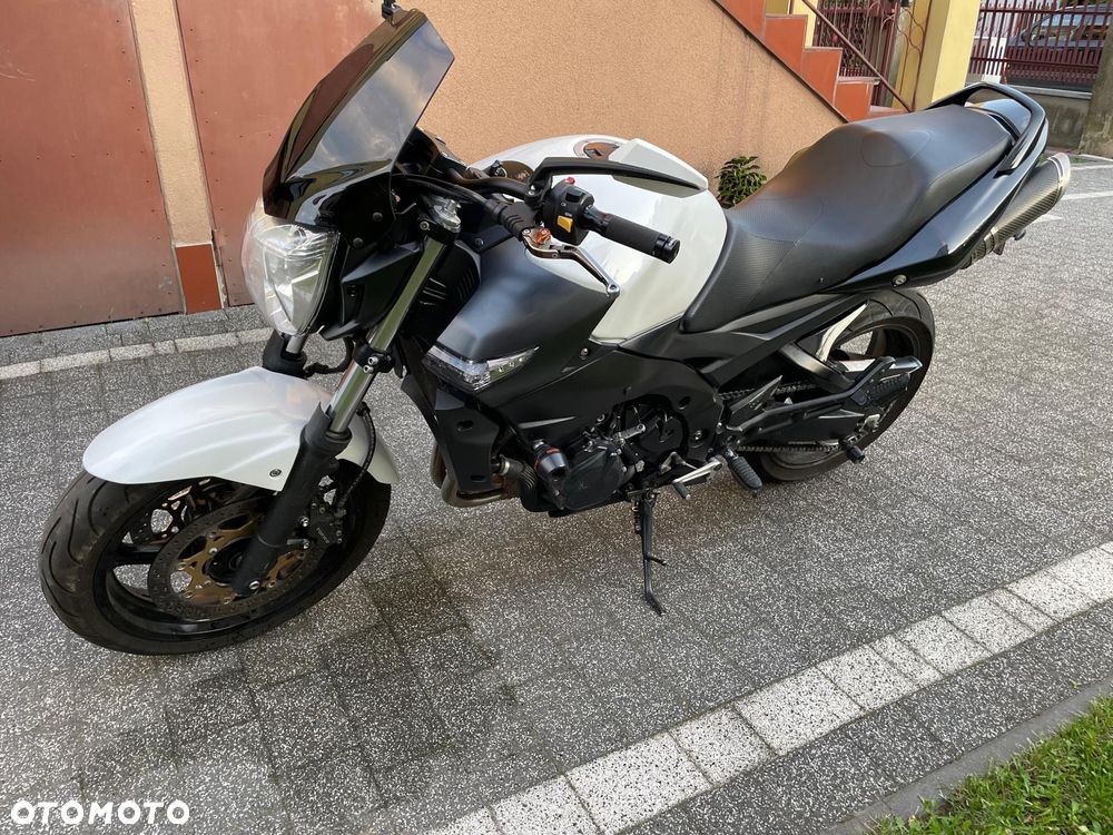 Suzuki GSR - 5