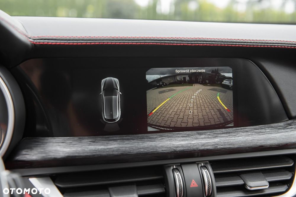 Alfa Romeo Stelvio 2.0 Turbo 16V AT8-Q4 Veloce - 24