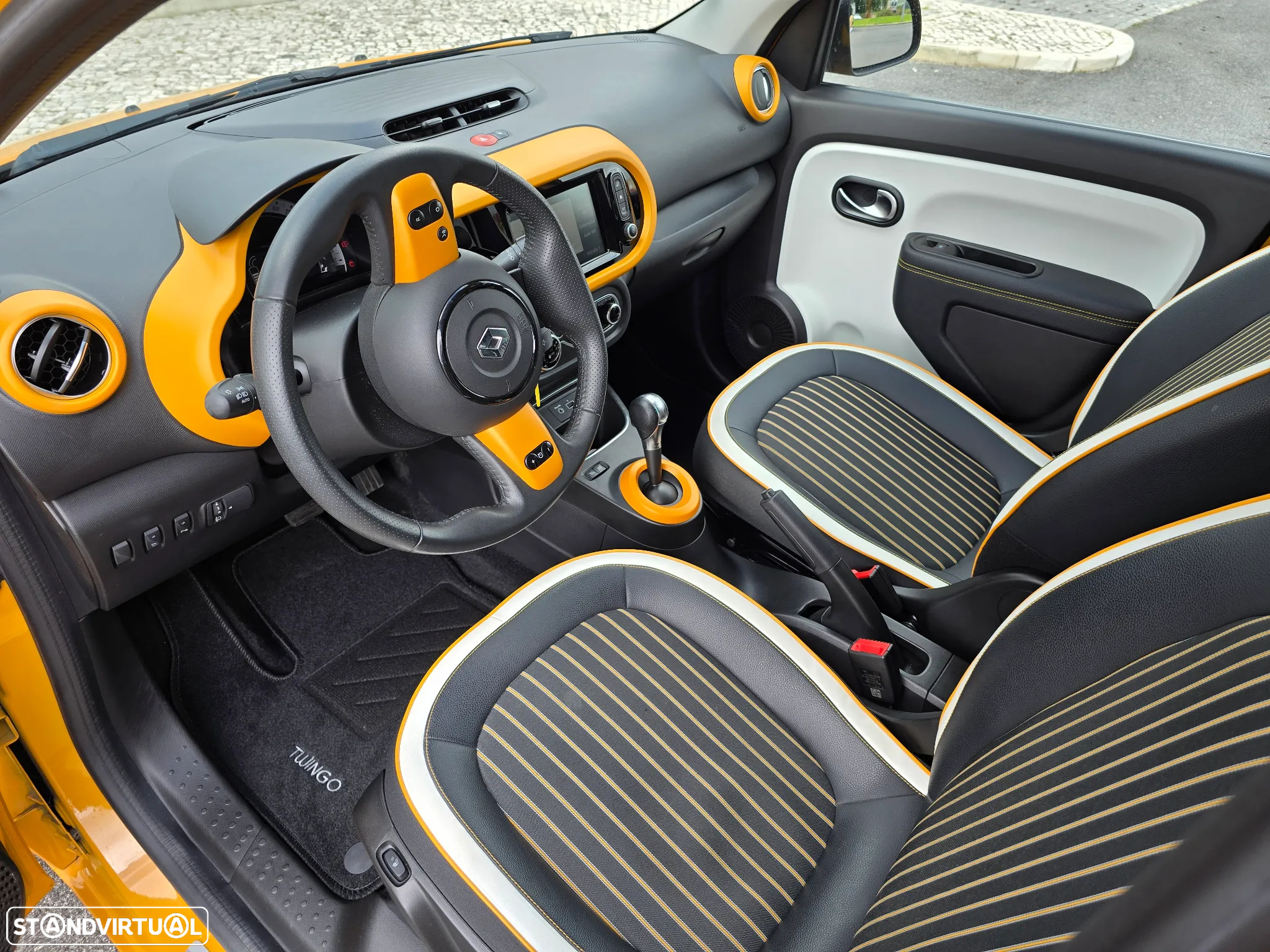 Renault Twingo Z.E. 22 Intens - 8
