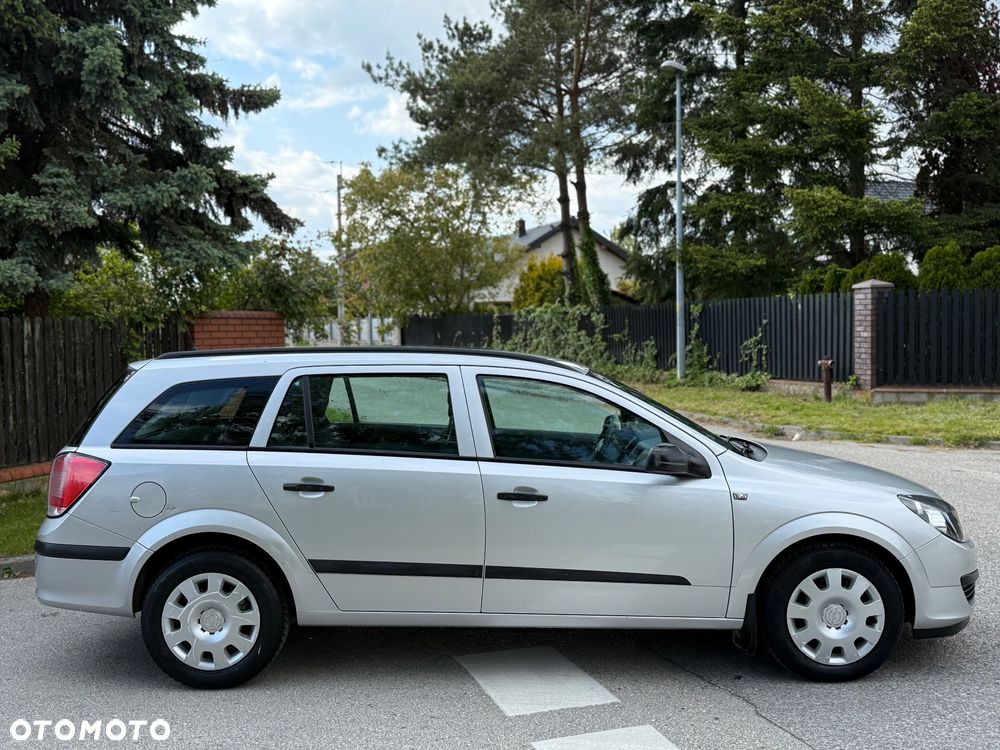 Opel Astra 1.6 Caravan - 12