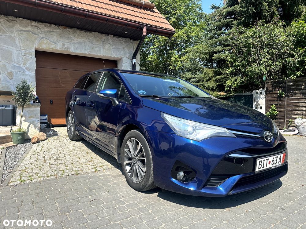 Toyota Avensis - 2