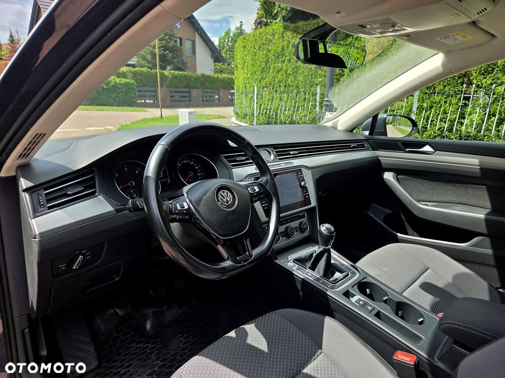 Volkswagen Passat Variant 2.0 TDI SCR Trendline - 9