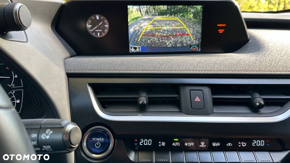 Lexus UX 250h GPF Prestige AWD - 31