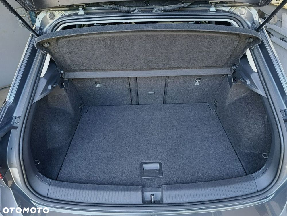 Volkswagen T-Roc - 33