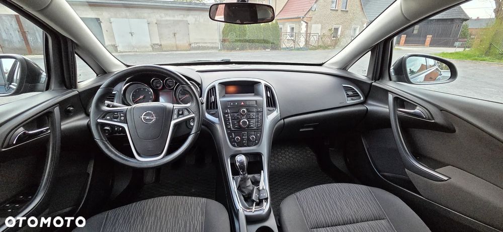 Opel Astra 1.4 Turbo Exklusiv - 29