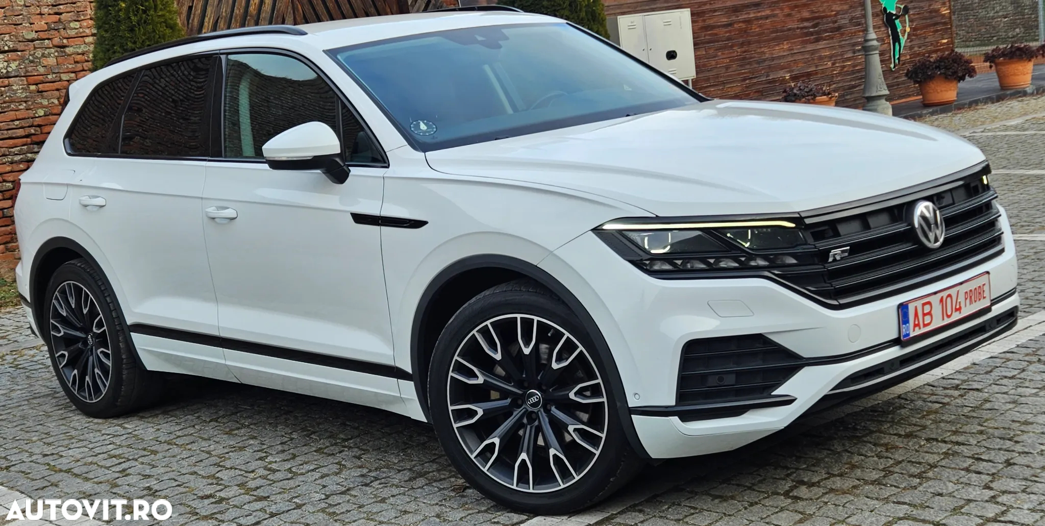 Volkswagen Touareg 3.0 V6 TDI 4Motion DPF Automatik R-Line - 2