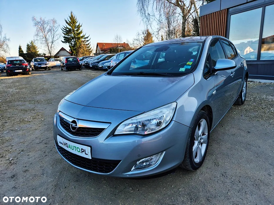 Opel Astra 1.4 Turbo Exklusiv - 2